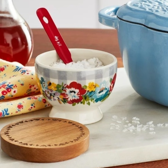 The Pioneer Woman Sweet Romance Stoneware Salt Cellar with lid - Picture 2 of 5